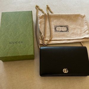 Gucci Marmont Wallet on Chain Like New